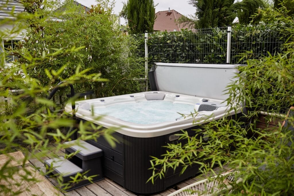 Filter cleaning – easy way to make your hot tub water healthy 1 Doors Red Door 0193